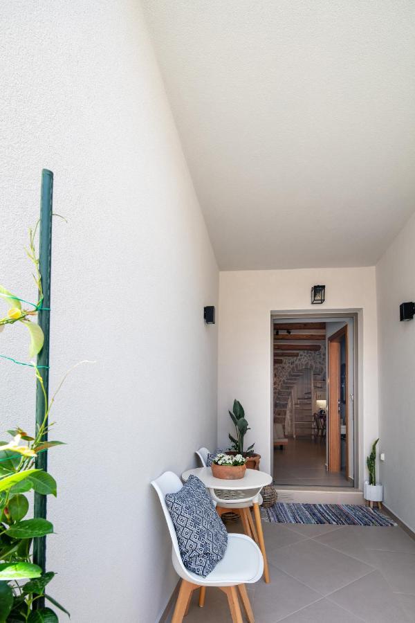 Petrino Two-bedroom House In Mirthios Plakias